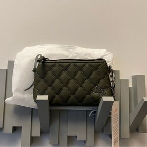 lug Metro XL in Matte Lux Olive